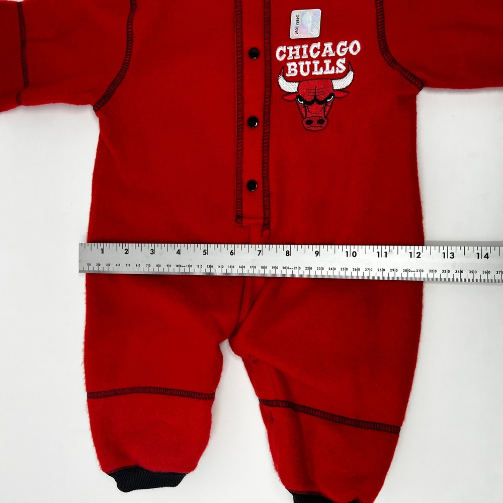 Vintage Jump Ball Club Chicago Bulls Fleece Romper Red Infant 6/9M NBA Deadstock - Picture 7 of 8